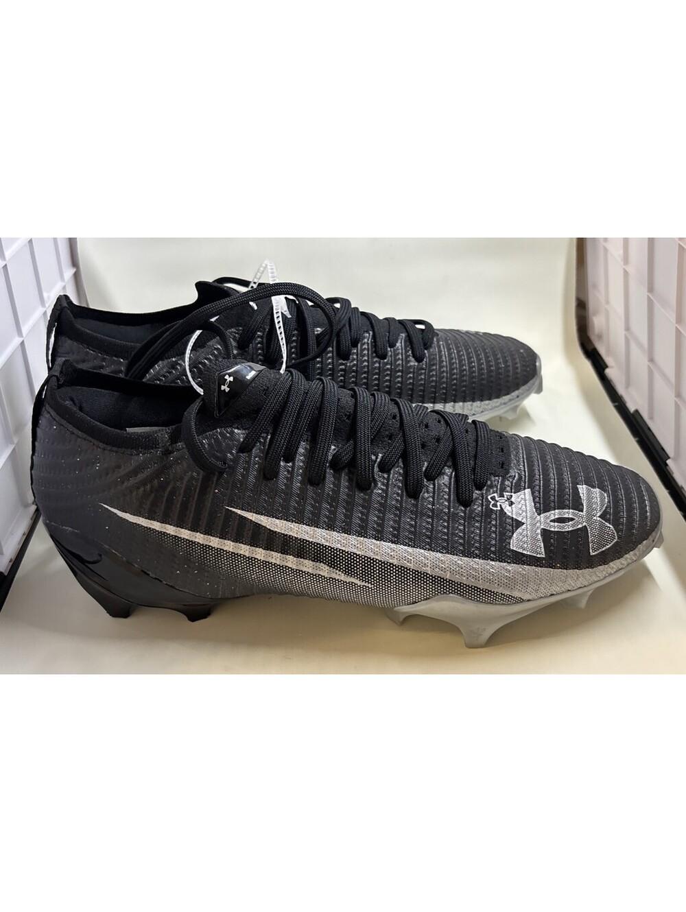 Under Armour Blur Pro Football Cleats Black Gray Silver 3028220-003 Men 10.5 NEW